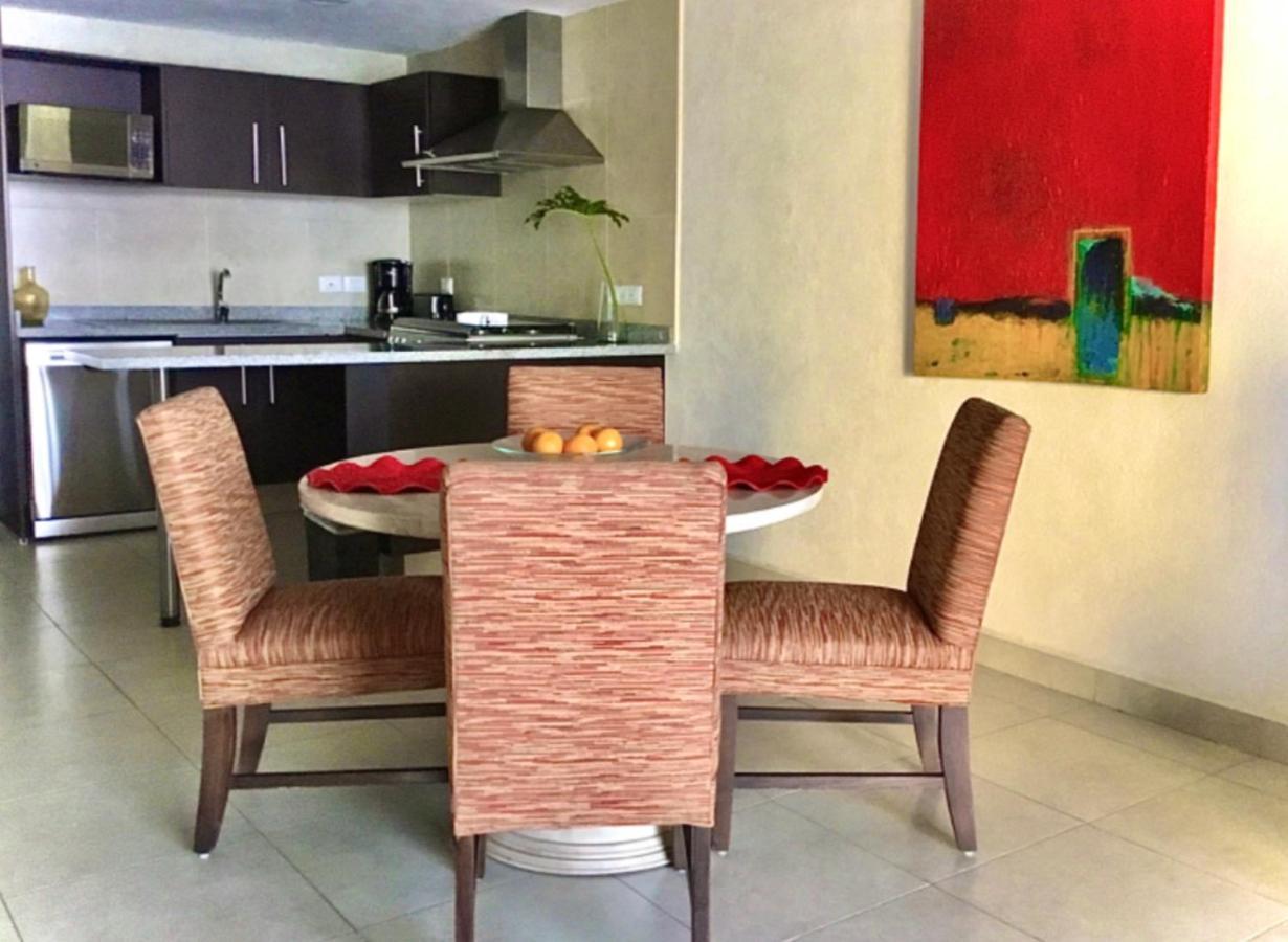 Apartamentos Grand Venetian Пуэрто-Вальярта Экстерьер фото