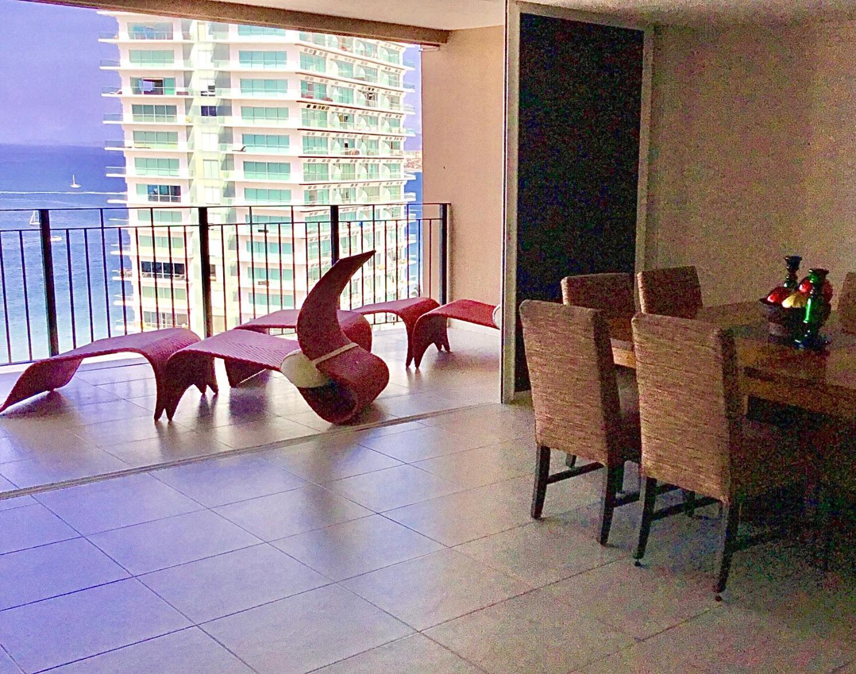 Apartamentos Grand Venetian Пуэрто-Вальярта Номер фото